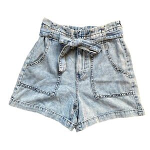 Banana Republic Utility Tie-Waist Light Wash Denim Short 4” Inseam